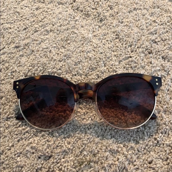Sunglasses - Picture 1 of 1